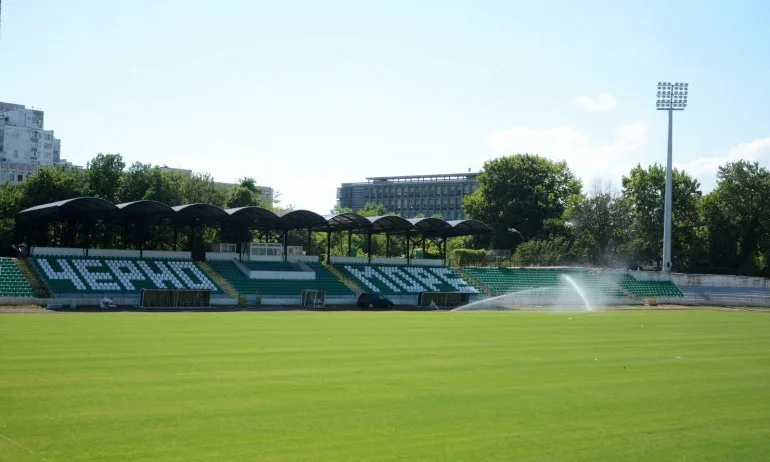 Ново табло ще грее на стадион Тича - Tribune.bg