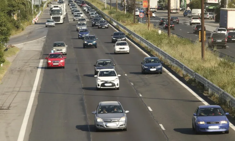 Важно за шофьорите: Полицията започва проверки за зимни гуми и неизправни светлини - Tribune.bg