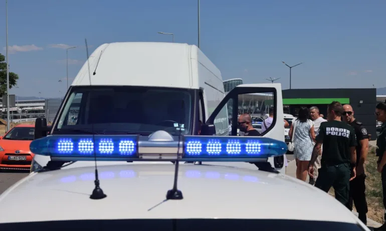 Екшън на летище Васил Левски. Двама българи се сбиха. Единят е в болница, другият е арестуван - Tribune.bg