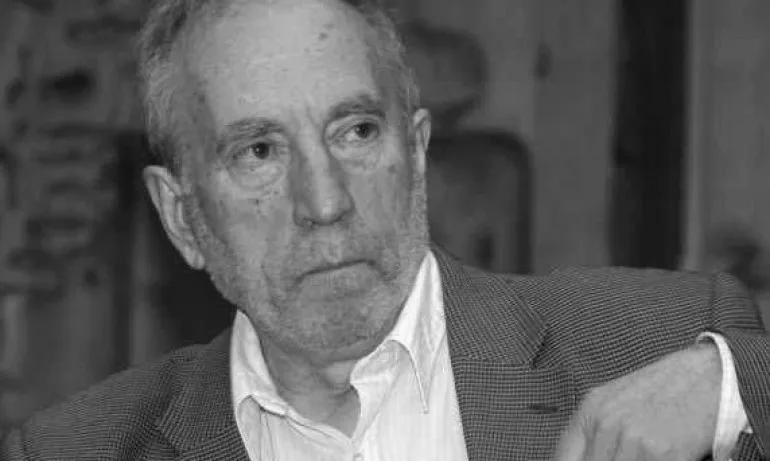 Почина известният анализатор Алекс Алексиев – син на Райко Алексиев - Tribune.bg