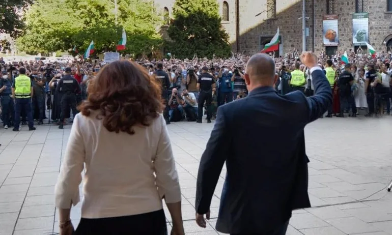 Колтуклиева: Радев чака втори мандат. Каква смехотворна наивност, какъв политически инфантилизъм! - Tribune.bg