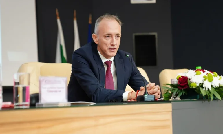 Министър Вълчев: Обучението на студентите по медицина да се финансира от държавата - Tribune.bg