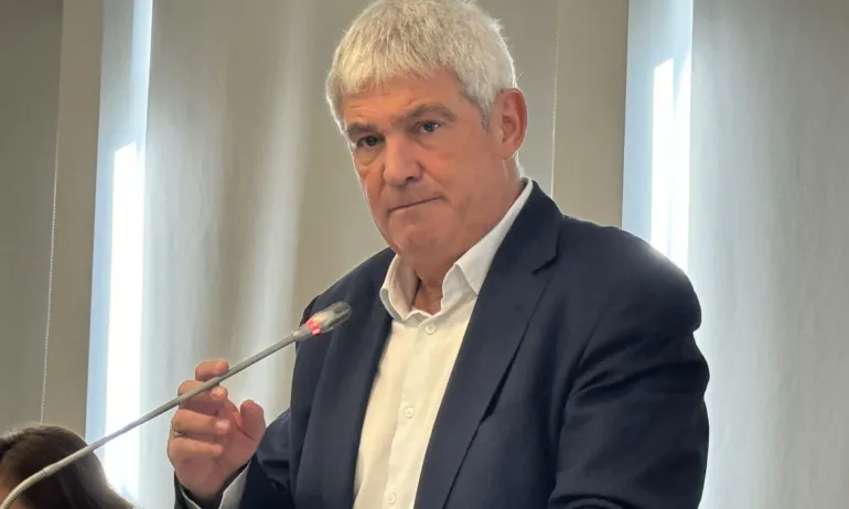 Пламен Димитров: Над 50% от работниците у нас се плашат от ИИ и роботизация - Tribune.bg