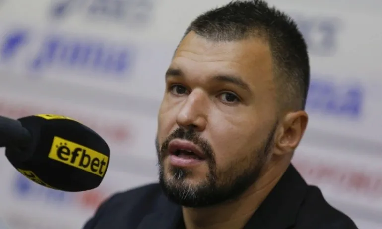 Божинов е провел няколко разговора с треньора на Левски - Tribune.bg