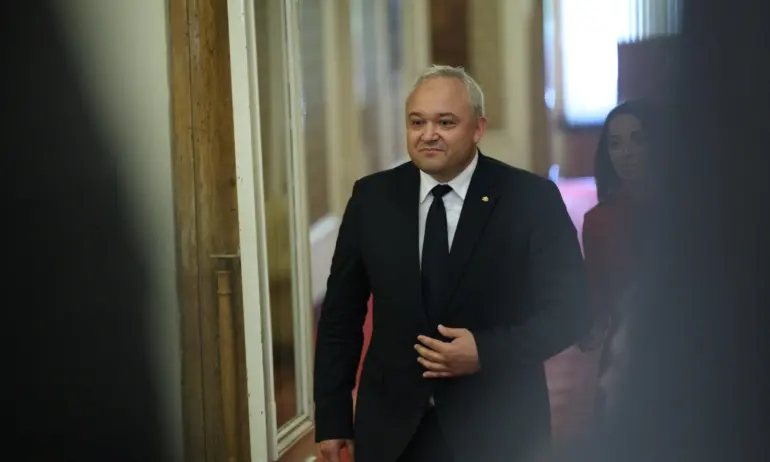 Демерджиев към Кирил Петков: Не може да назначаваме шофьорите и фризьорите си в МВР - Tribune.bg