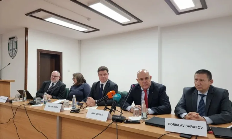 Треска тресе жълтопаветниците, Гешев с подкрепа от посланика на Великобритания - Tribune.bg