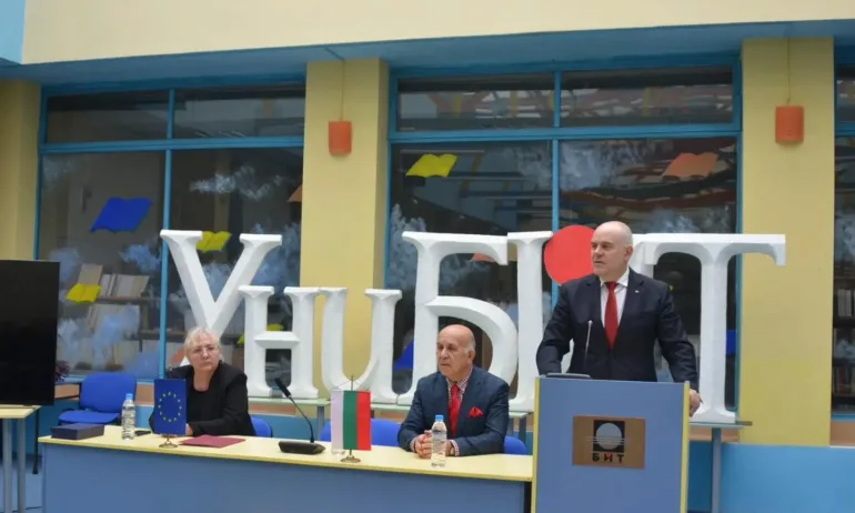 Гешев пред студенти: Тревожат ме опитите за овладяване на съдебната власт с пропагандирани реформи - Tribune.bg