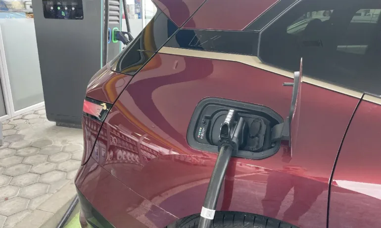 Електрическите автомобили вече със зелени номера - Tribune.bg