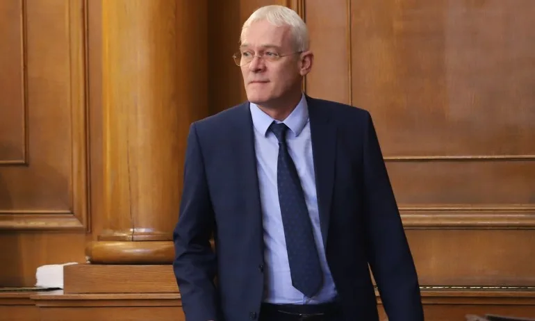 НЗОК: Категорично не е имало злоупотреби с пари за COVID-19 - Tribune.bg