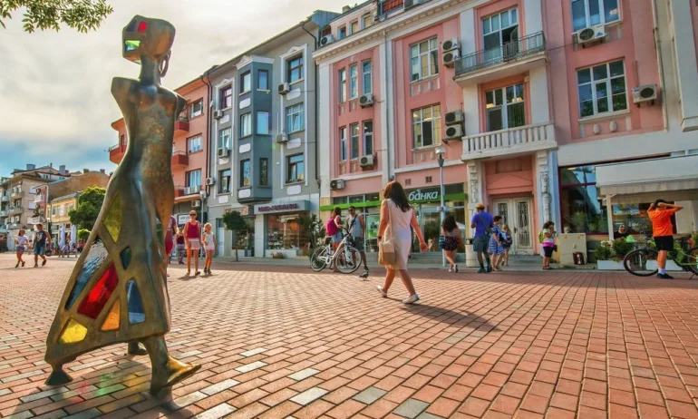 Кампания Лято без риск организират на входа на Морската градина - Tribune.bg