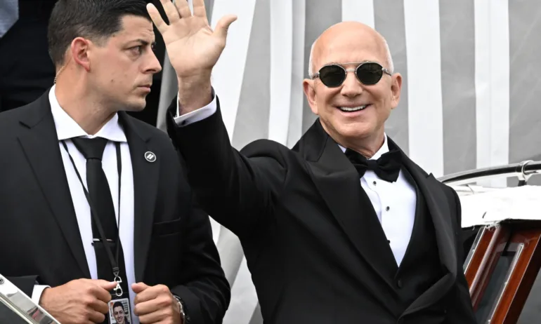 Дядото на Джеф Безос извадил неква 62-годишна домашна ракия. Бил я заложил, когато Джеф се родил - Tribune.bg