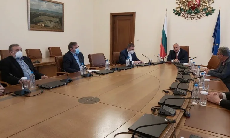 На заседание при премиера: Обсъждат нови мерки срещу COVID-19 - Tribune.bg
