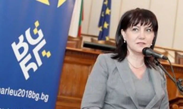 Караянчева: Оставките след Своге са морален акт - Tribune.bg