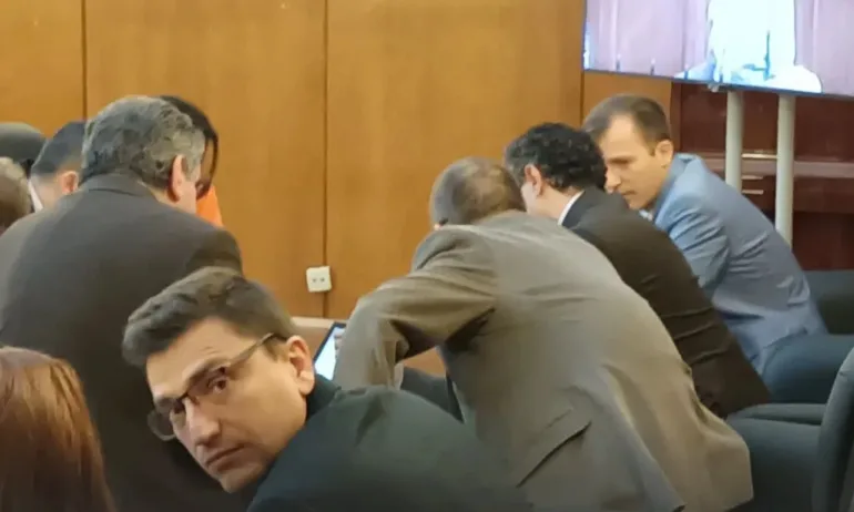 ГЕРБ-СДС трябва да взимат силна противоотрова, за да седна на преговори с ПП - Tribune.bg