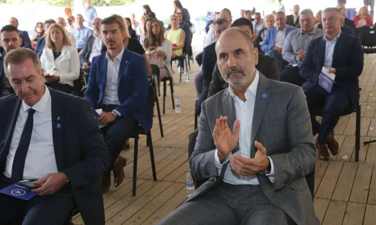 Цветанов и Вълневи съдят сайт за 126 хил. лв., журналист се закани с няколко разследвания - Tribune.bg