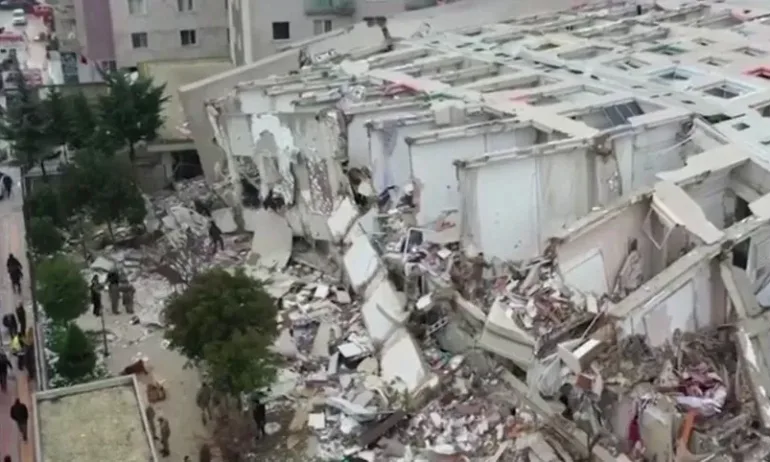 ОАЕ и Индия изпратиха 18 тона хуманитарна помощ в Сирия - Tribune.bg