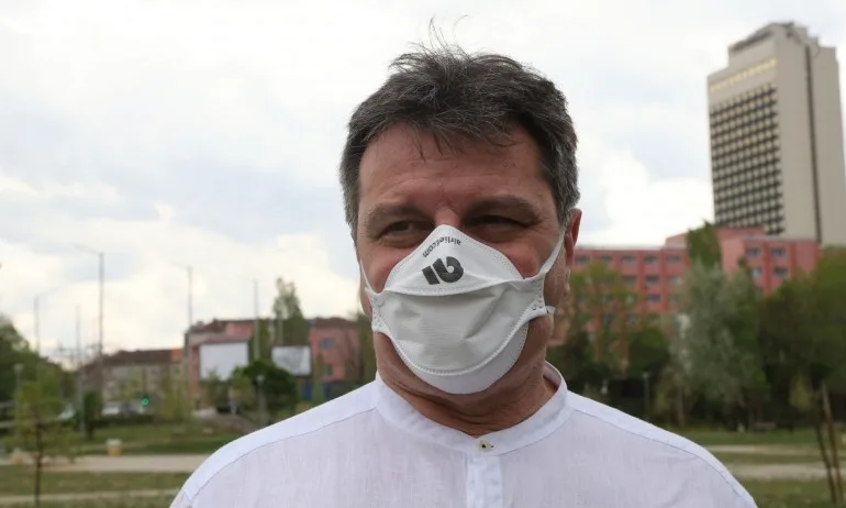Д-р Симидчиев: Носете маски, абсолютно безобидно е - Tribune.bg