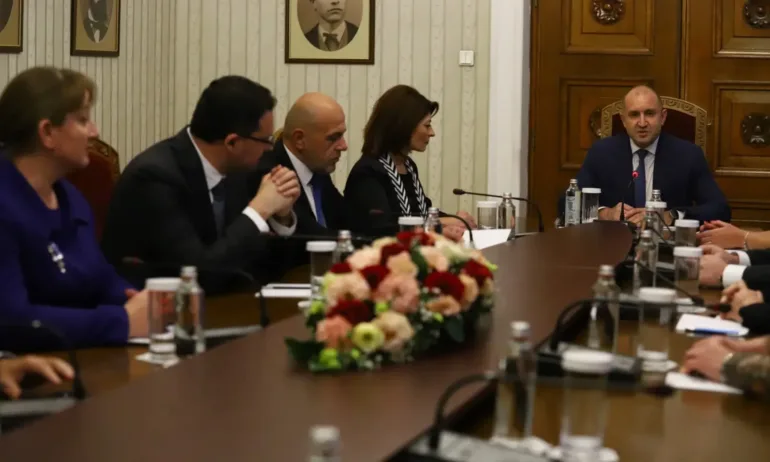 Радев към ГЕРБ: В политическа криза сме, гледам с надежда към първия мандатоносител (ОБНОВЕНА) - Tribune.bg