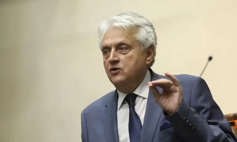 Проби ли Бойко Рашков в КПКОНПИ през задния вход? - Tribune.bg