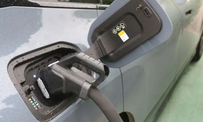 Гвоздейков: Започва процедурата за изграждане на зарядни станции за 42 млн. лева - Tribune.bg