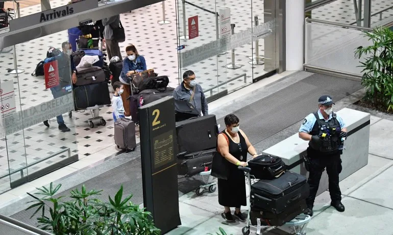 Англия премахва карантината за някои чужденци - Tribune.bg