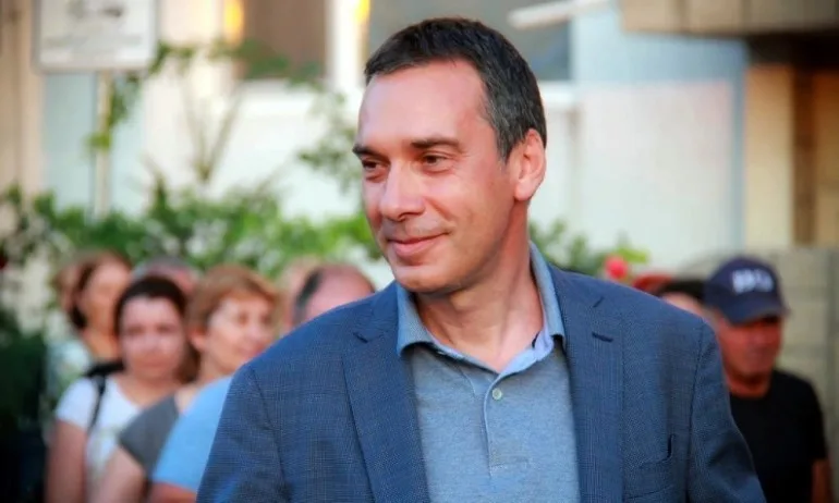 След победата на първи тур - Димитър Николов: Ускоряваме развитието на Бургас - Tribune.bg