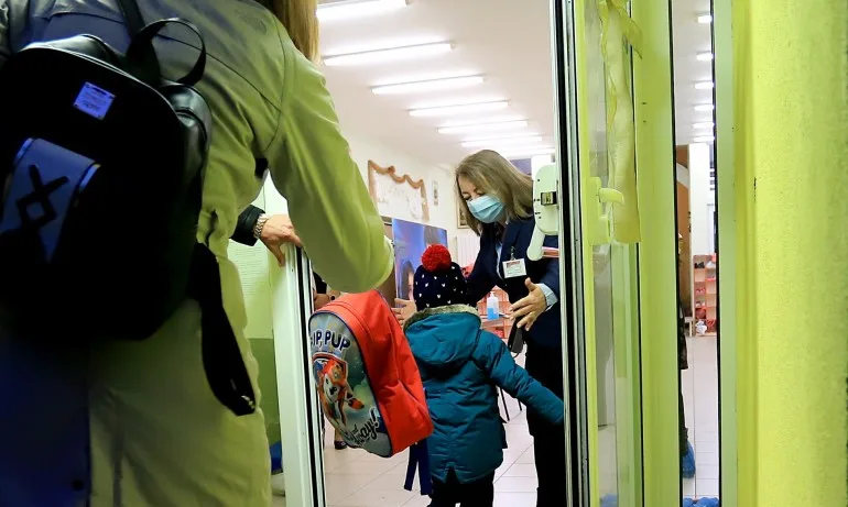 Д-р Масларски: Само 3% от децата се заразяват с COVID-19 в детските градини - Tribune.bg