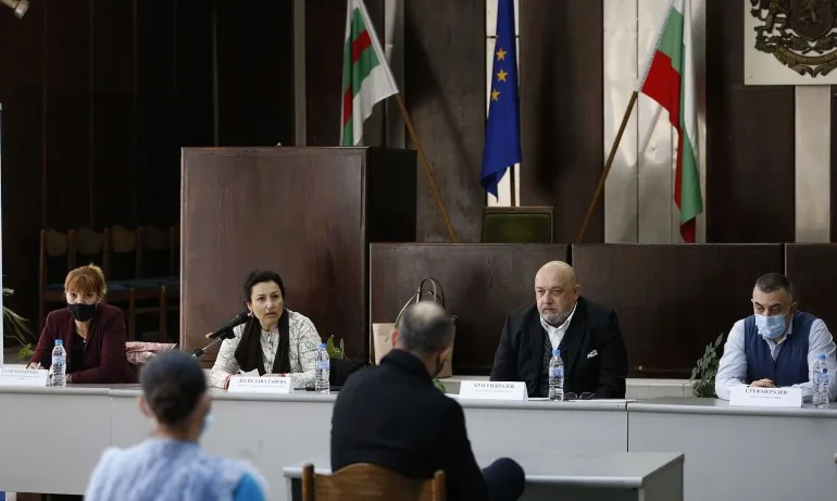 Министър Кралев проведе работна среща със спортните клубове в Сливен - Tribune.bg