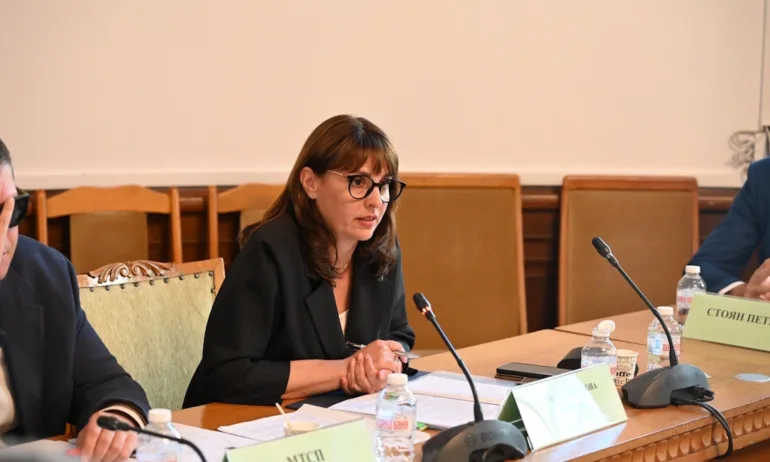 Социалната комисия в парламента одобри на първо четене новия механизъм за определяне на минималната работна заплата - Tribune.bg