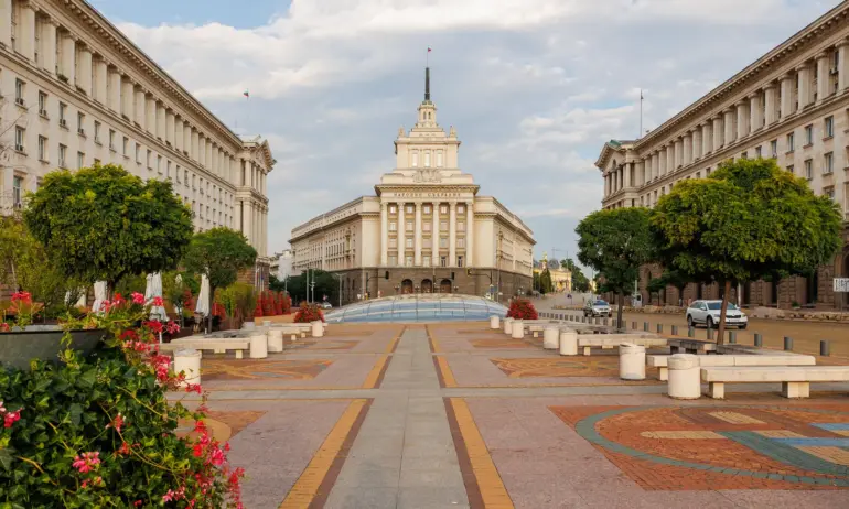 Кабинетът разглежда пренаписания Бюджет 2023 г. - Tribune.bg