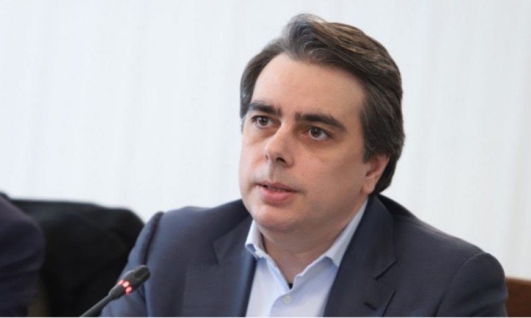 Василев се похвали: Правителството осигури сравнително стабилни цени на основните енергоизточници - Tribune.bg