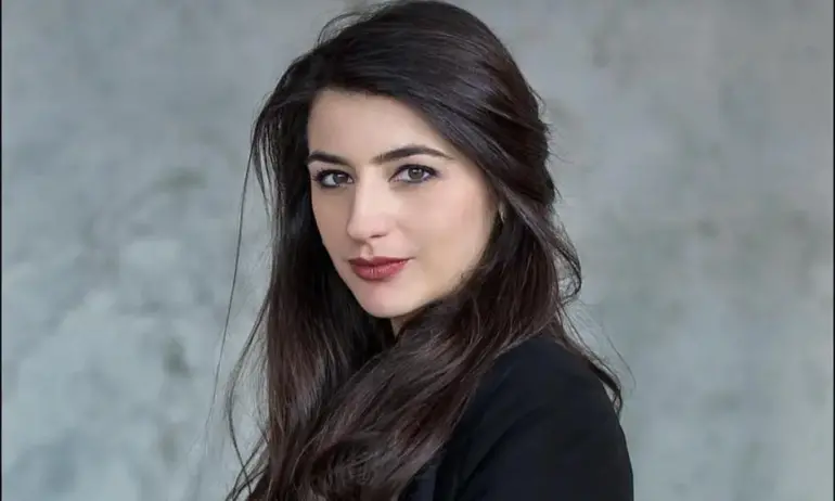 Лена Бориславова отговори на Борисов за електромобилите. Потребители обаче я питаха къде са парите от магистралите - Tribune.bg