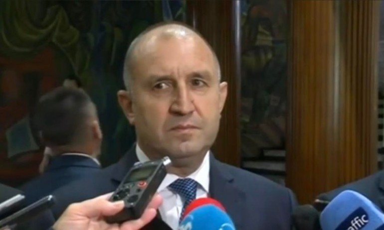 Радев за военната помощ за Украйна: Много хора говорят, без да имат собствено мнение - Tribune.bg