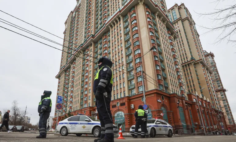 Проруски паравоенен лидер от Източна Украйна бе убит при взрив в московски блок - Tribune.bg