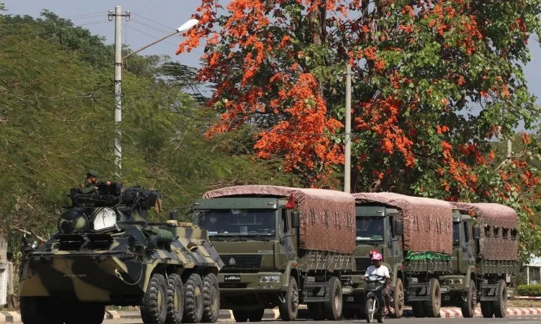 Генералите на Мианмар разпоредиха ограничаване на достъпа до Фейсбук - Tribune.bg
