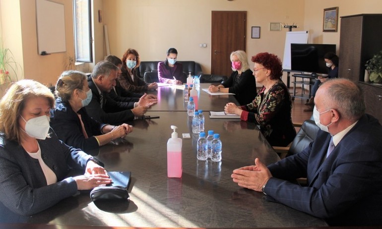 Кацаров за провалената ваксинация: Виновни са нашата история, религия и бивши правителства - Tribune.bg