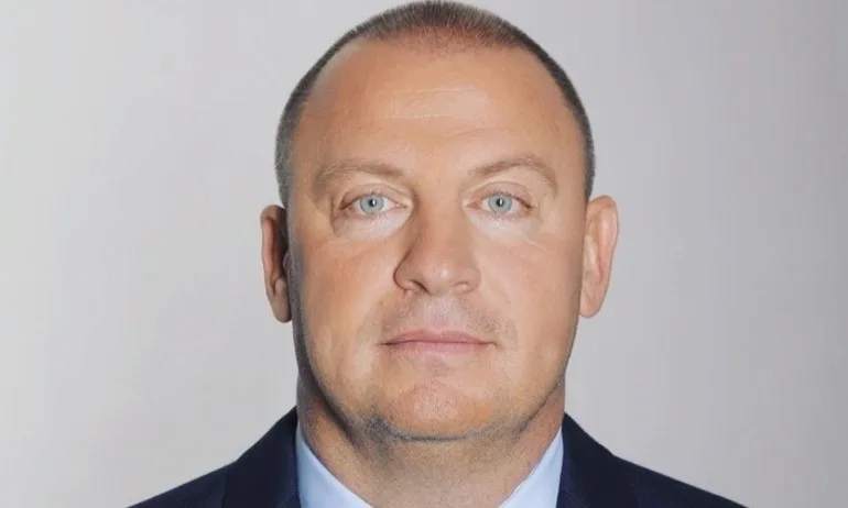 Община Костенец получи своя Коледен подарък! Милион и двеста хиляди лева за пътната мрежа - Tribune.bg