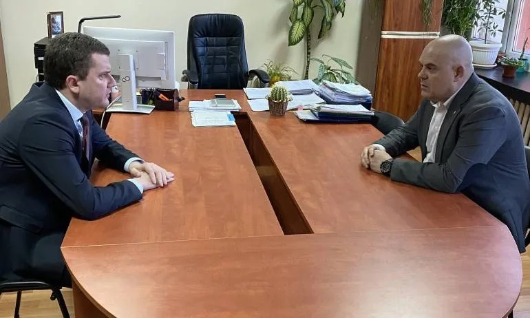 Спецакцията в Перник (ВИДЕО) - Tribune.bg