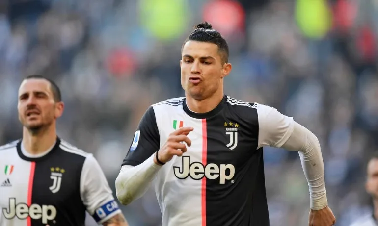 Ювентус призова Роналдо и другите чужденци да се върнат до 19 април - Tribune.bg