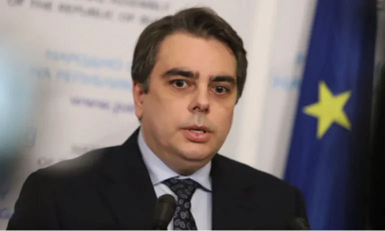 От третия път: Асен Василев намери работеща машина, за да гласува - Tribune.bg