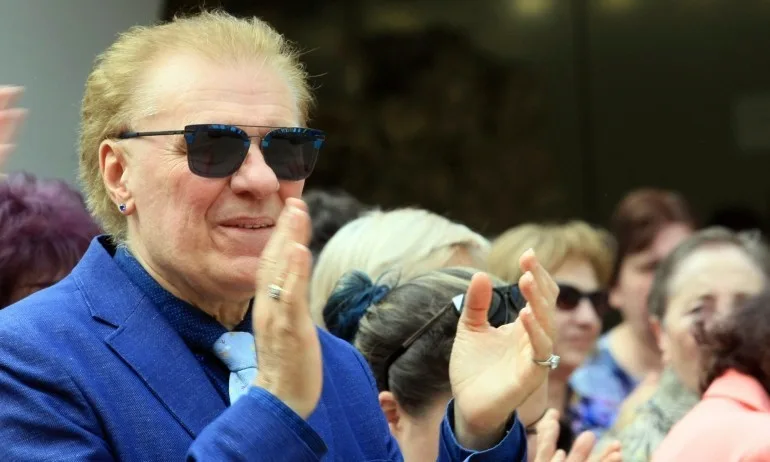 Васил Найденов, Веселин Маринов и Орлин Горанов пеят навръх Нова година по БНТ - Tribune.bg