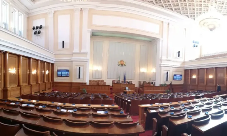 Партиите решават дали Зеленски да отправи видеобръщение на учредителното заседание на НС - Tribune.bg