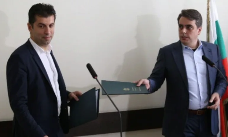 Петков и Василев ще мълчат още ден, за да обявят бъдещите си планове - Tribune.bg