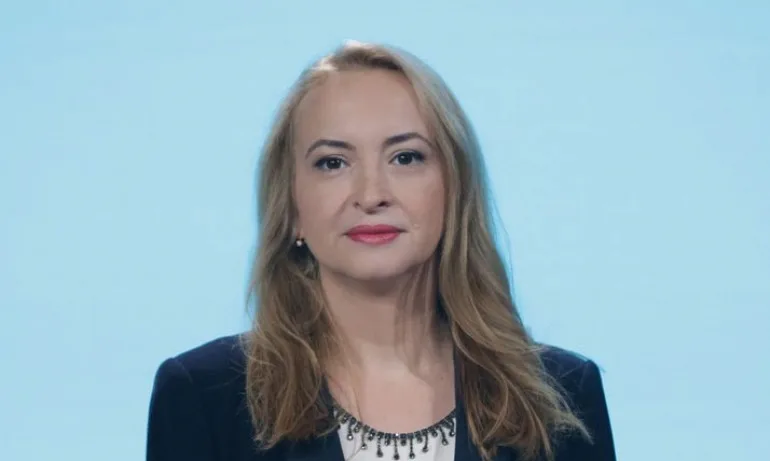 24 часа: Коя е Антоанета Стефанова и колко ѝ е помогнал Васил Божков? - Tribune.bg