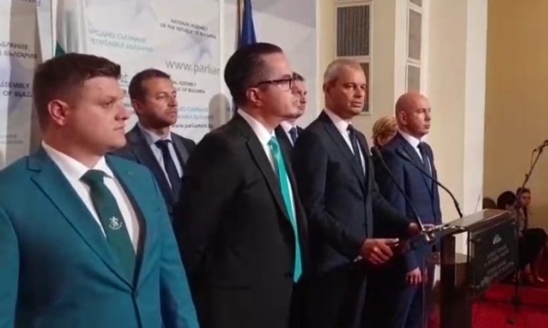 Възраждане: Кирил Петков подготвя вдигане на ветото за РСМ, това ще е държавен преврат - Tribune.bg