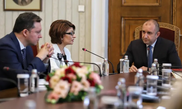 Остър сблъсък между ГЕРБ и Радев на Дондуков 2 - Tribune.bg