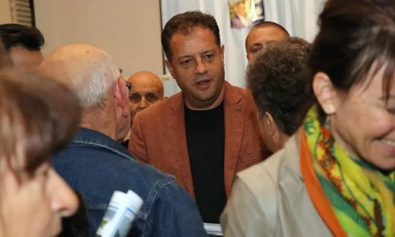 Кандидатът на ГЕРБ за кмет на Велико Търново Даниел Панов получи силна подкрепа от жители на село Балван - Tribune.bg