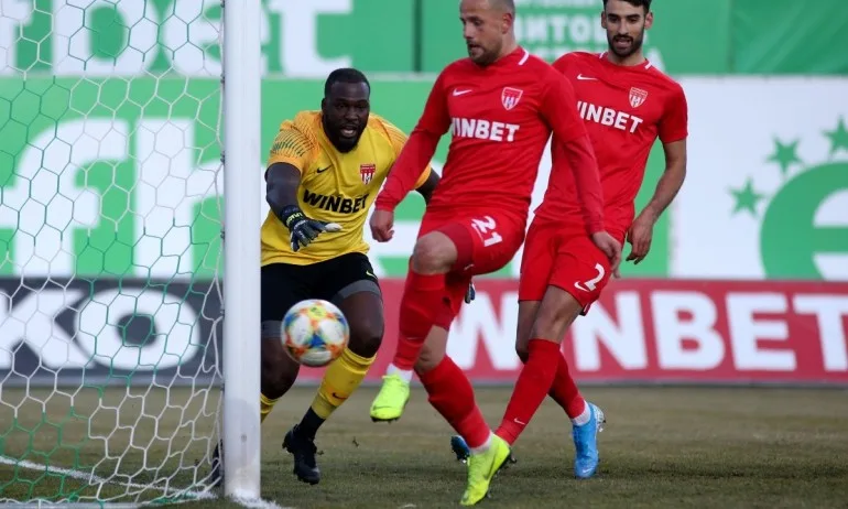 Царско село шокира ЦСКА - Tribune.bg