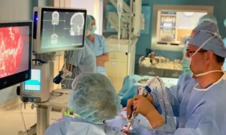 Неврохирурзи от УМБАЛ Свети Георги дадоха шанс на падналите край Сопот парапланеристи отново да летят - Tribune.bg