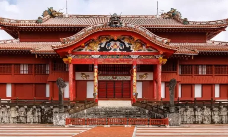 Пожар унищожи прочута средновековна крепост в Япония (ВИДЕО) - Tribune.bg